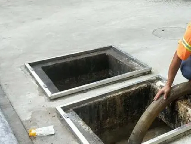 茶山化粪池清理